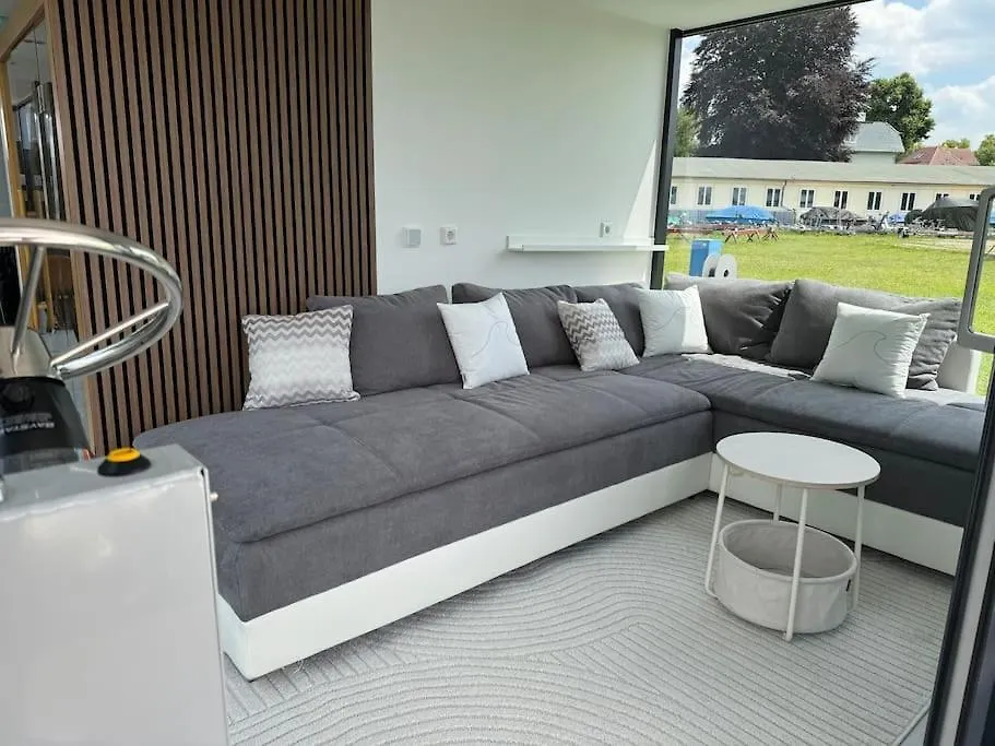 Wave-Lounge, Exklusives Hausboot In Berlin Hotel Germany