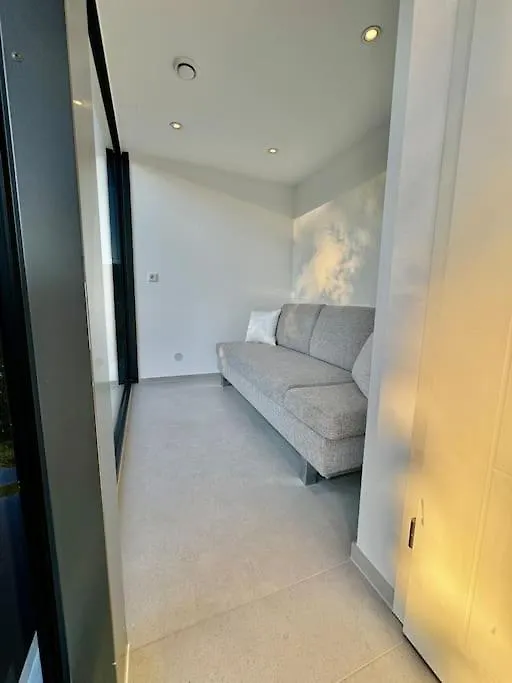Botel Wave-Lounge, Exklusives Hausboot In Berlin Hotel