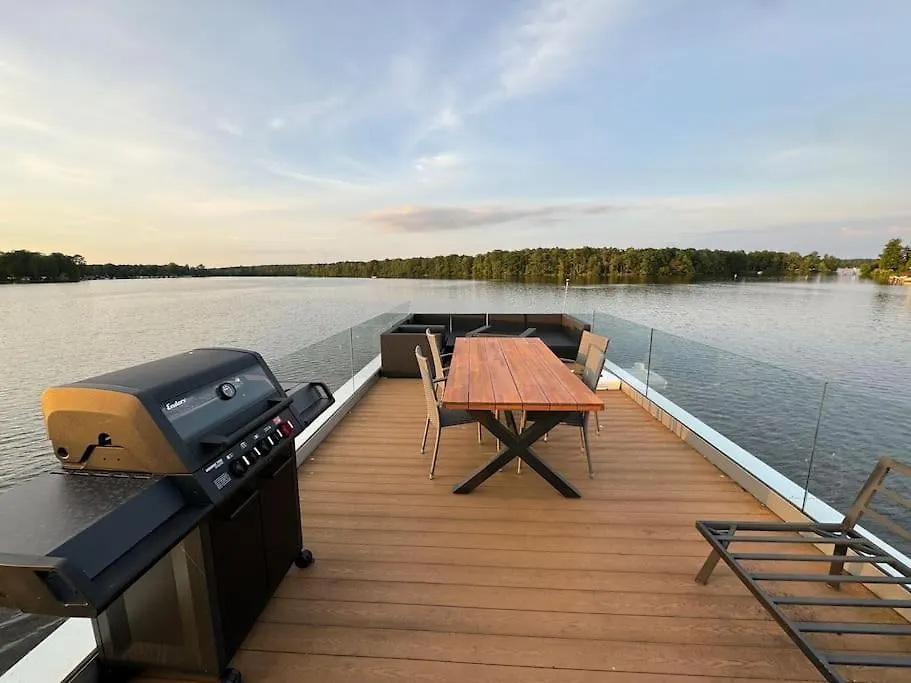 Wave-Lounge, Exklusives Hausboot In Berlin Hotel 0*,  Germany