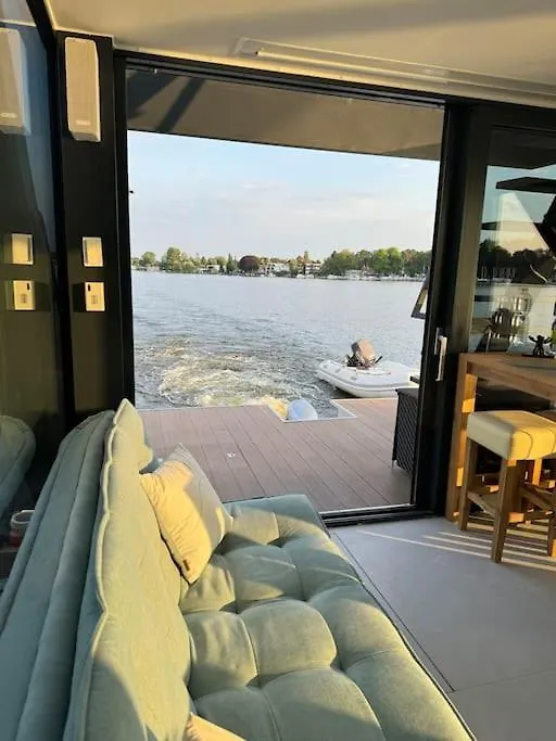 Wave-Lounge, Exklusives Hausboot In Berlin Hotel 0*,